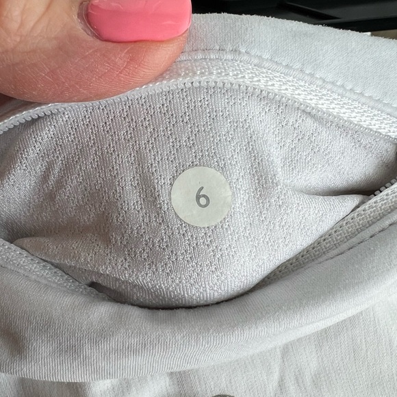 Lululemon rare white ruffle skirt size 6 - Picture 10 of 11